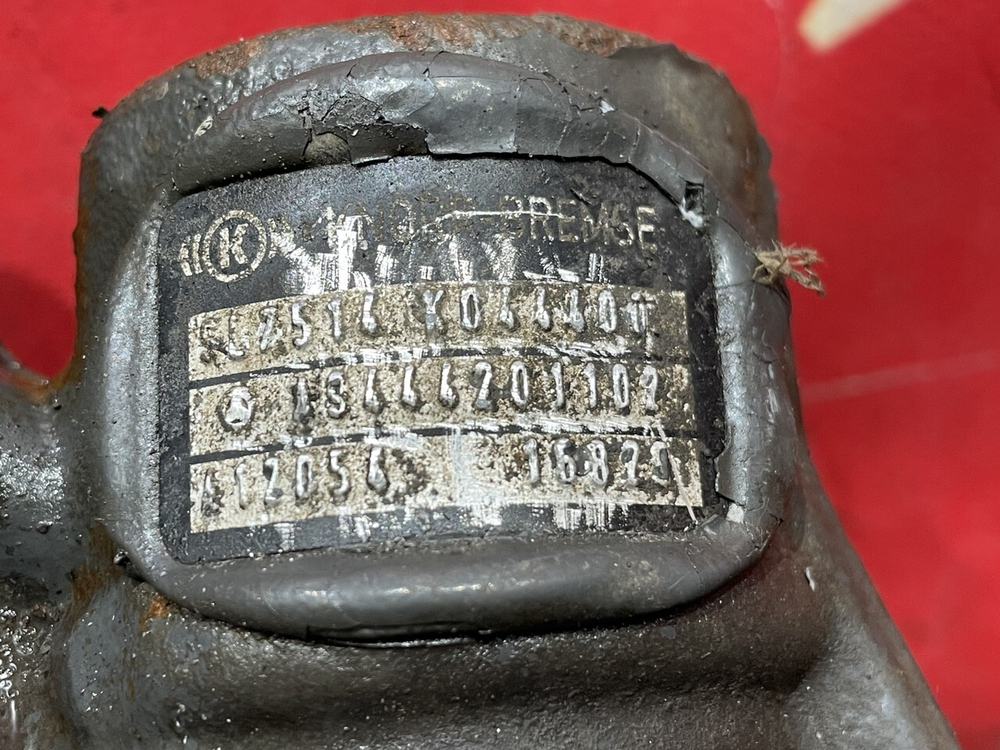 Суппорт задний правый