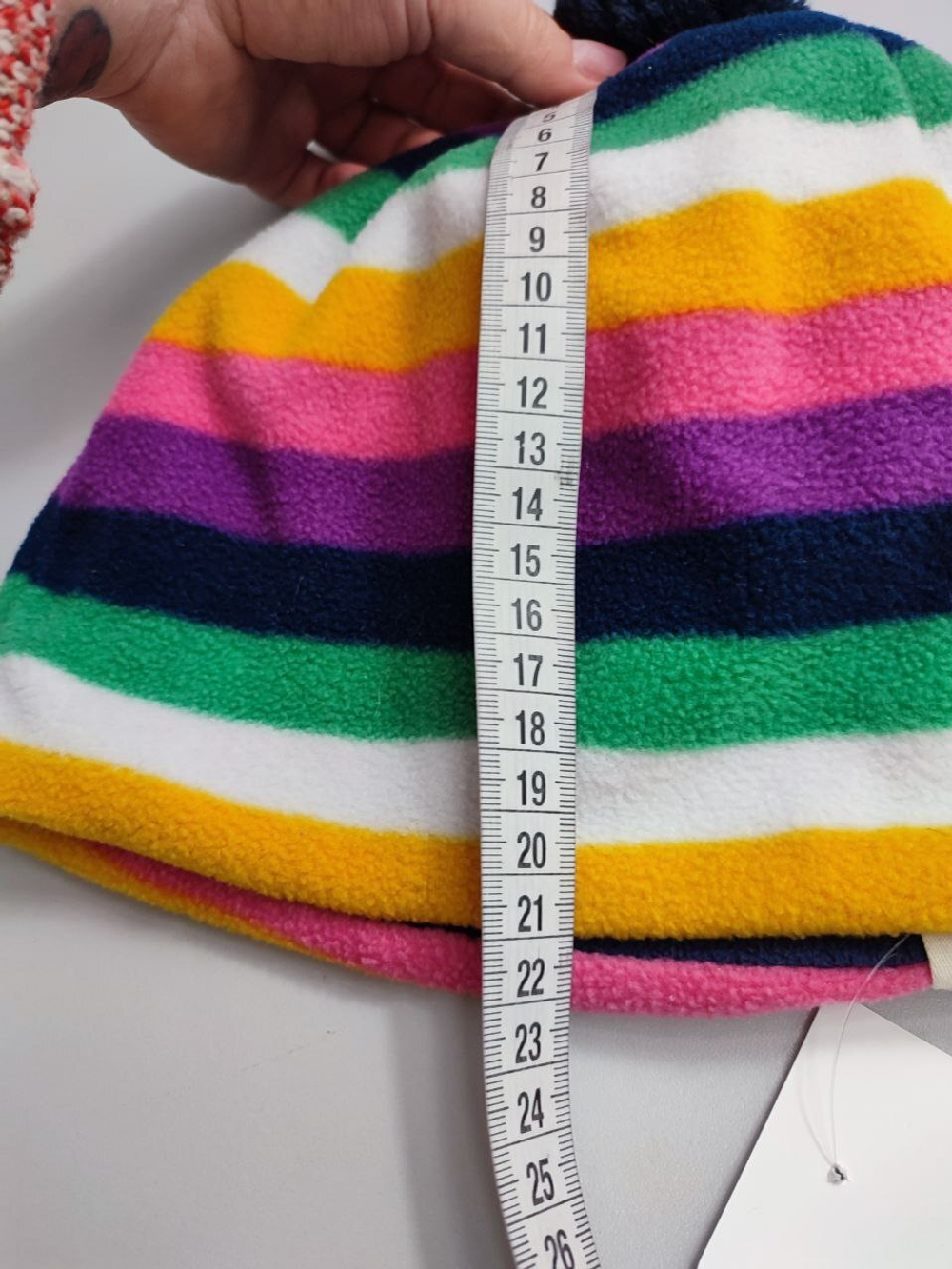 Шапка Gap в разноцветную полоску на 5-8 лет