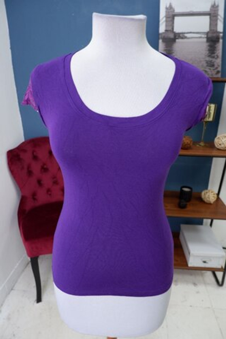 Футболка с ажурными рукавами 40 размер