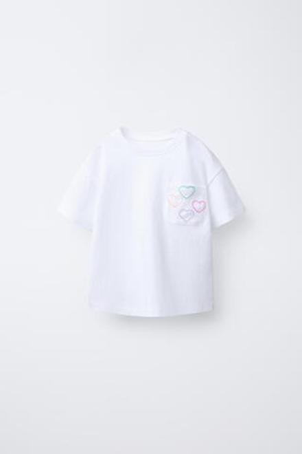 ZARA ФУТБОЛКА С КАРМАНОМ С ВЫШИВКОЙ, БЕЛЫЙ