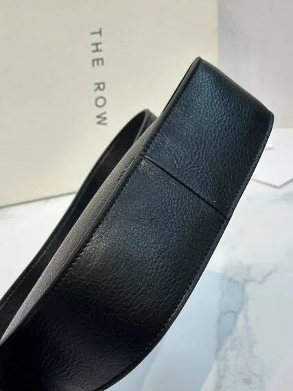 Сумка The Row Half Moon из зернистой кожи