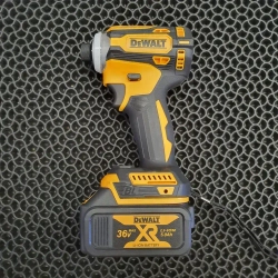 Аккумуляторный набор инструмента 9в1 Dewalt