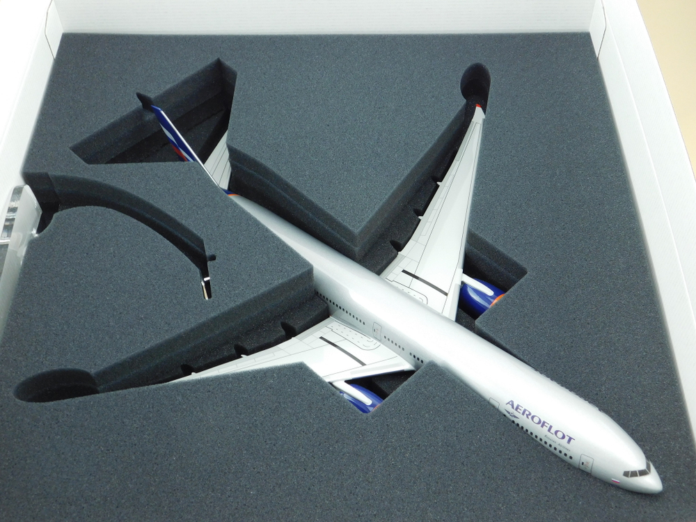Модель самолета Boeing 777-300ER (М1:144, Аэрофлот, RA-73697, А.Пушкин)