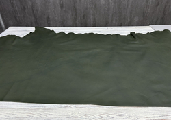 Фото целой шкуры Пирей цв. Зеленый / Pirea Dark Green, толщ. 1,2-1,4 мм, натуральная кожа