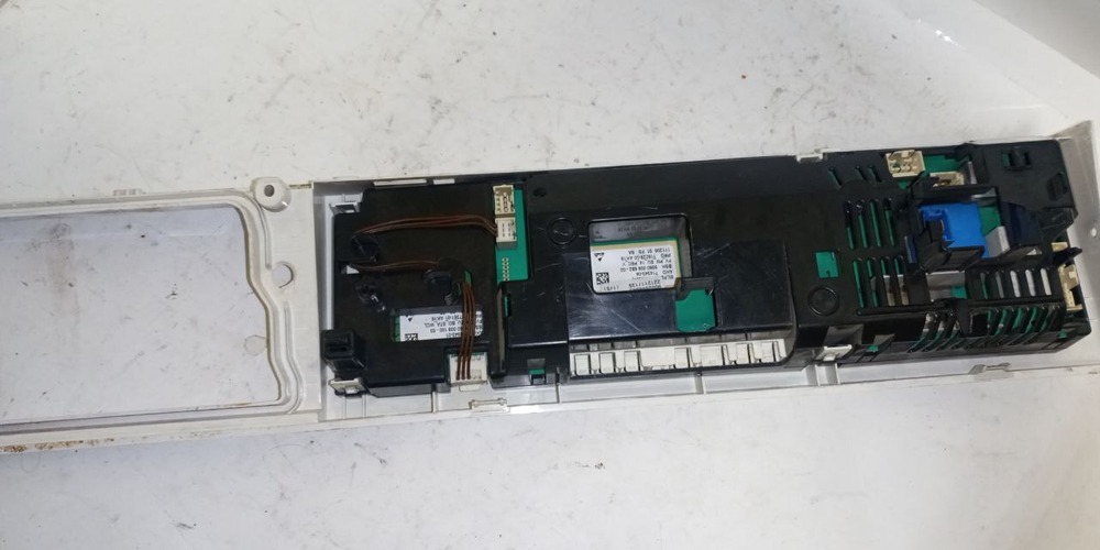 98 Электронный модуль (с пластиком) для стиральных машин Bosch 5560006692 б/у