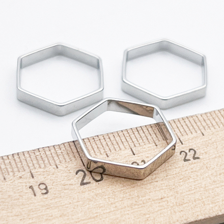 Коннектор Шестигранник, цвет серебро (родий), размер 20*18 мм, толщина 3 мм, цена за 1 шт