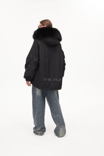 Черная объемная укороченная парка с капюшоном