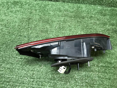 Фонарь правый внутр. Toyota Camry 8 XV70 17-нв LED