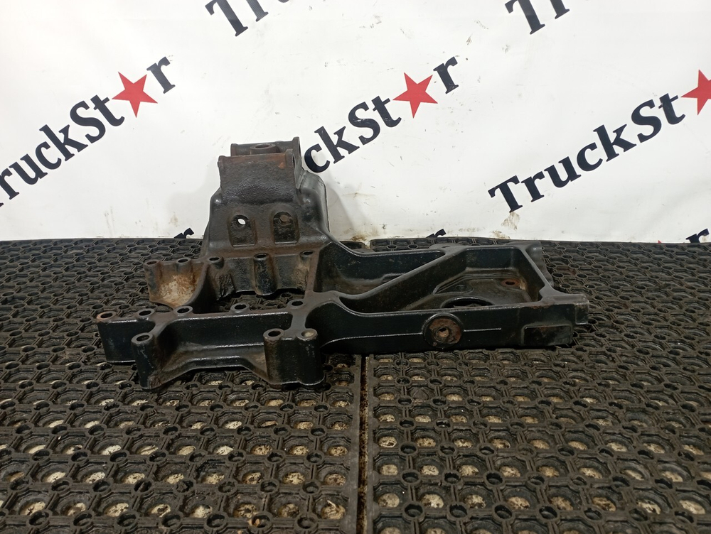 Кронштейн рессоры передней правый