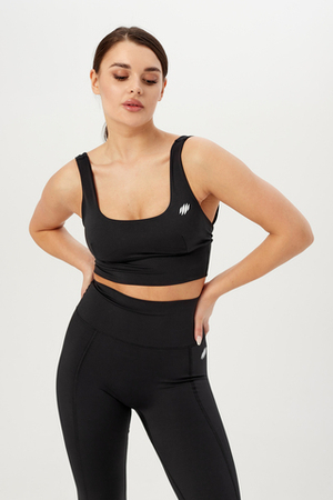 Топ с глубоким вырезом