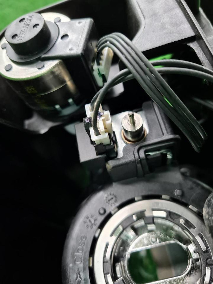 Битая Фара левая Audi Q3 1 8U (2014-2018) ксенон