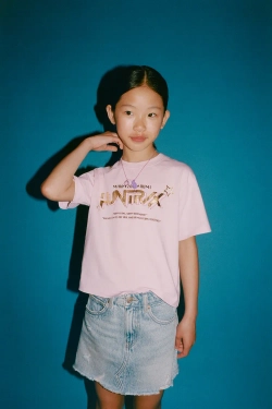ZARA ФУТБОЛКА KPOP DEMON HUNTERS™ NETFLIX ©, РОЗОВЫЙ