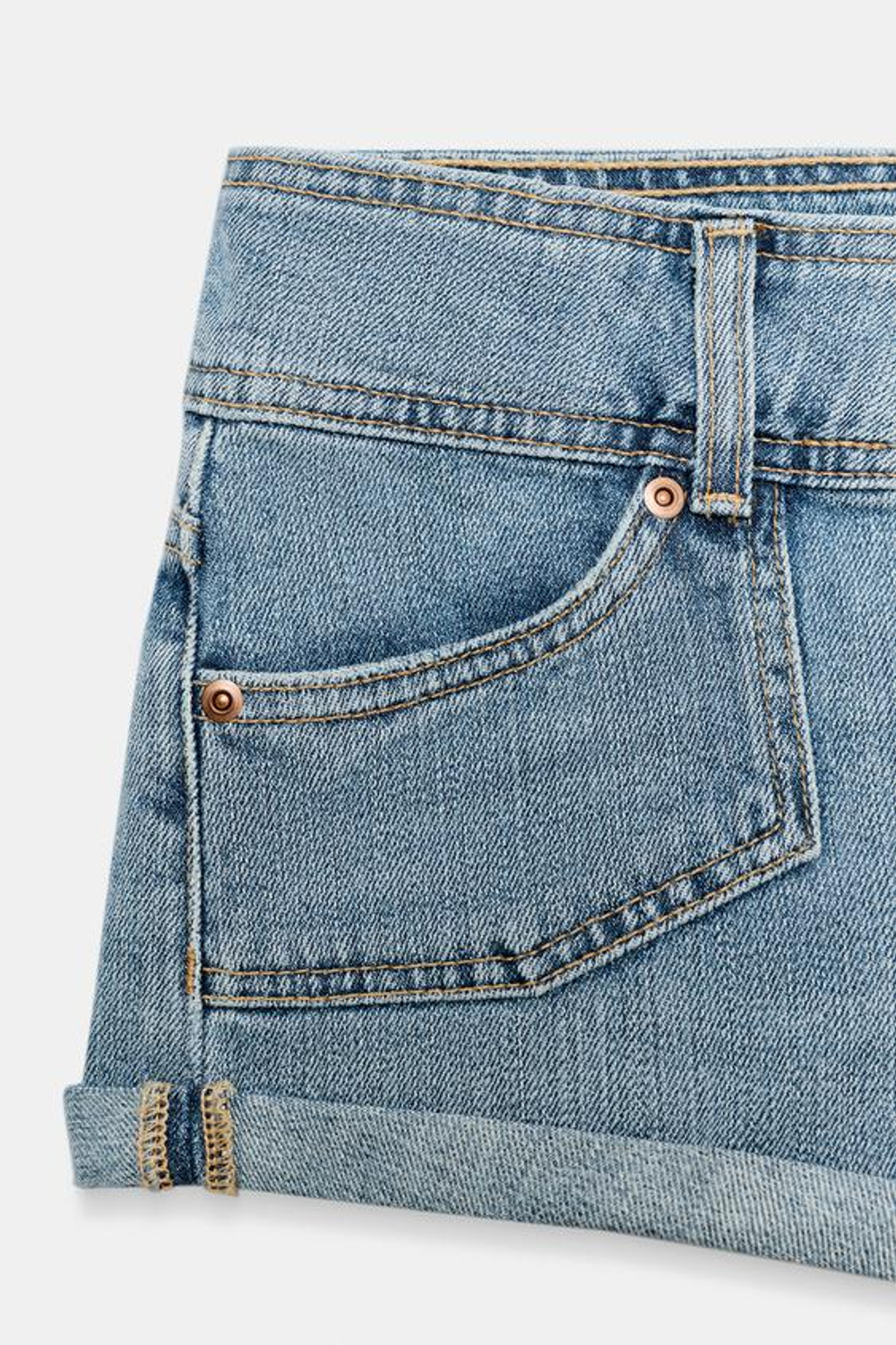 ZARA ДЖИНСОВЫЕ МИНИ-ШОРТЫ С КАРМАНАМИ, СИНИЙ