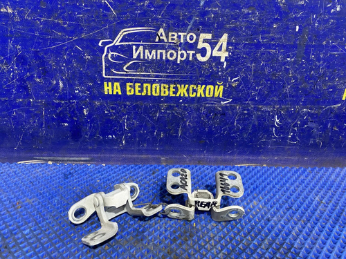 Петля багажника TOYOTA RAV4 2000-2005