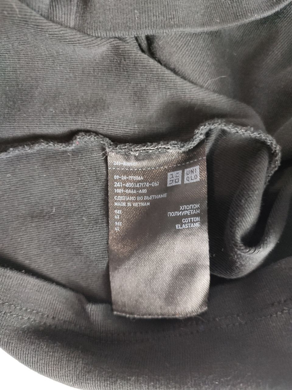 Водолазка Uniqlo базовая, визуально на 44 размер