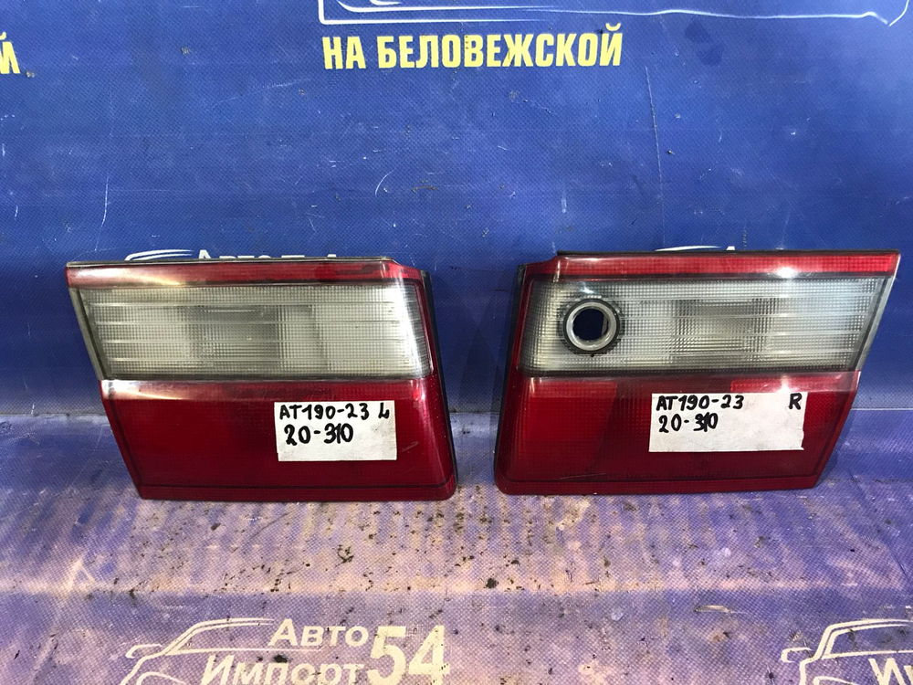 Вставка багажника левая TOYOTA CARINA E 1997