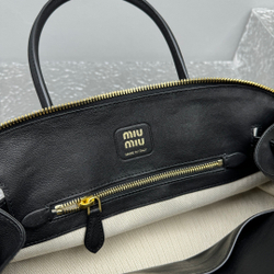 Miu Miu Aventure 33 cm