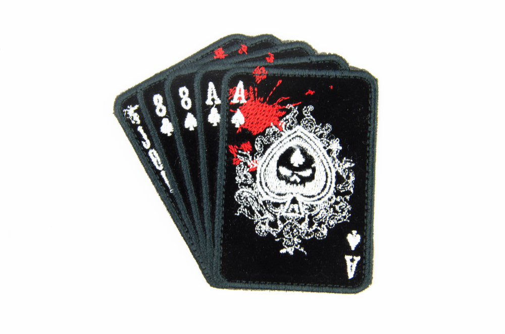 Шеврон Колода карт с черепом вышивка. Чёрный (бархат)