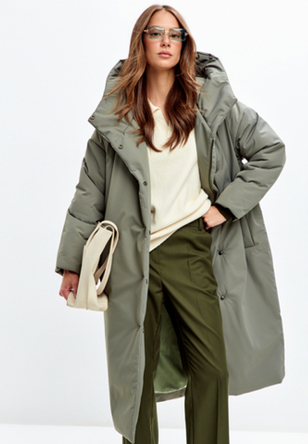 Пальто в минималистичном стиле