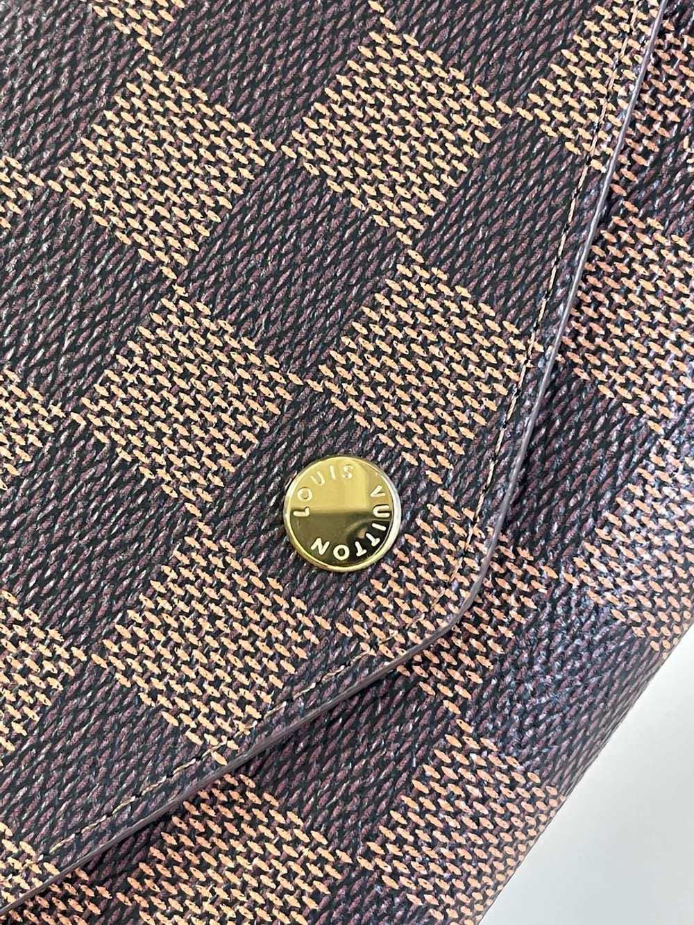Louis Vuitton Sarah Wallet