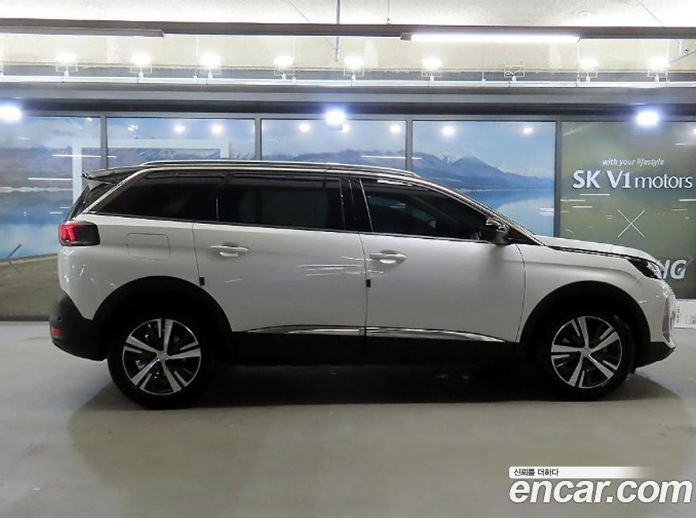Peugeot 5008 2 Generation 1.2 Pure Tech 알뤼르 (05.2022)