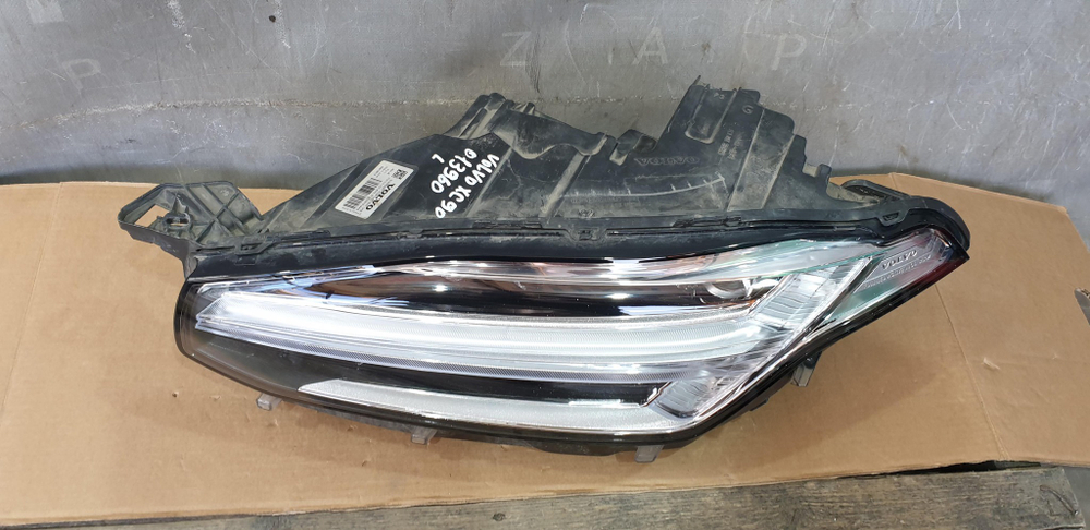 Фара левая LED Volvo XC90 2  Б/У Оригинал 31656987