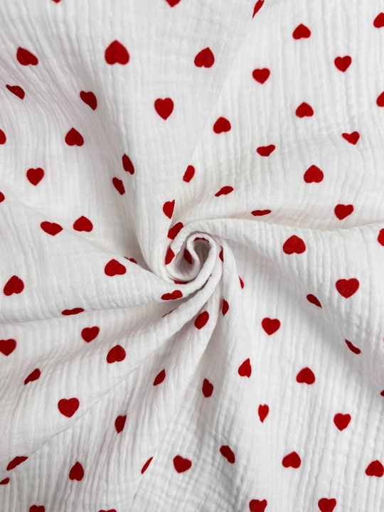 Муслин принт сердечки красные на белом