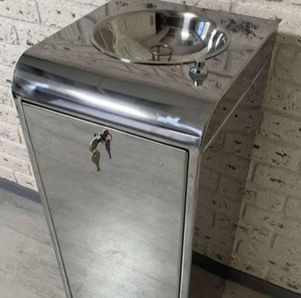 Питьевой фонтанчик модель ФП-КМ4 из нержавеющей стали  (с вертикальной подачей воды)