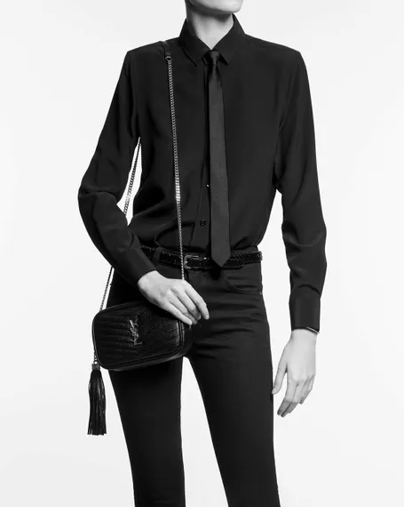 Мини-сумка Saint Laurent Lou из стеганой кожи Grain De Poudre с тиснением белый