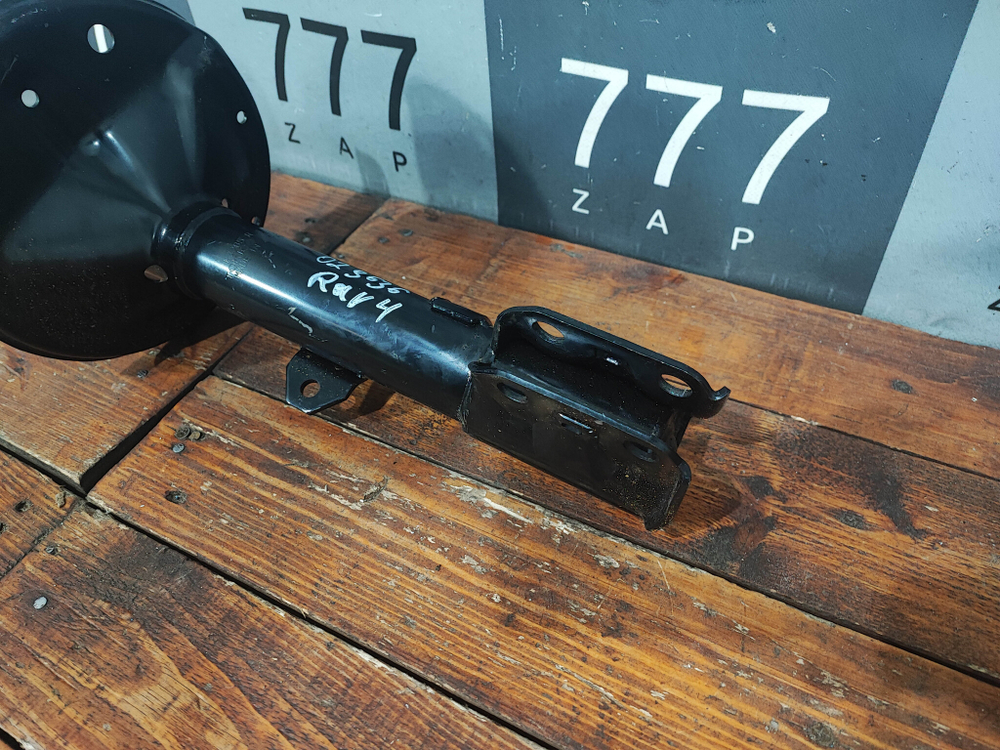 Стойка передняя правая Toyota RAV4 XA20 00-06 Новая B3285