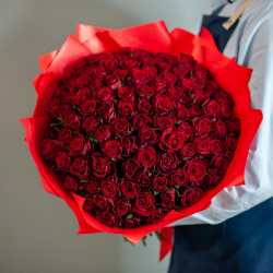 101 красная роза оформлении