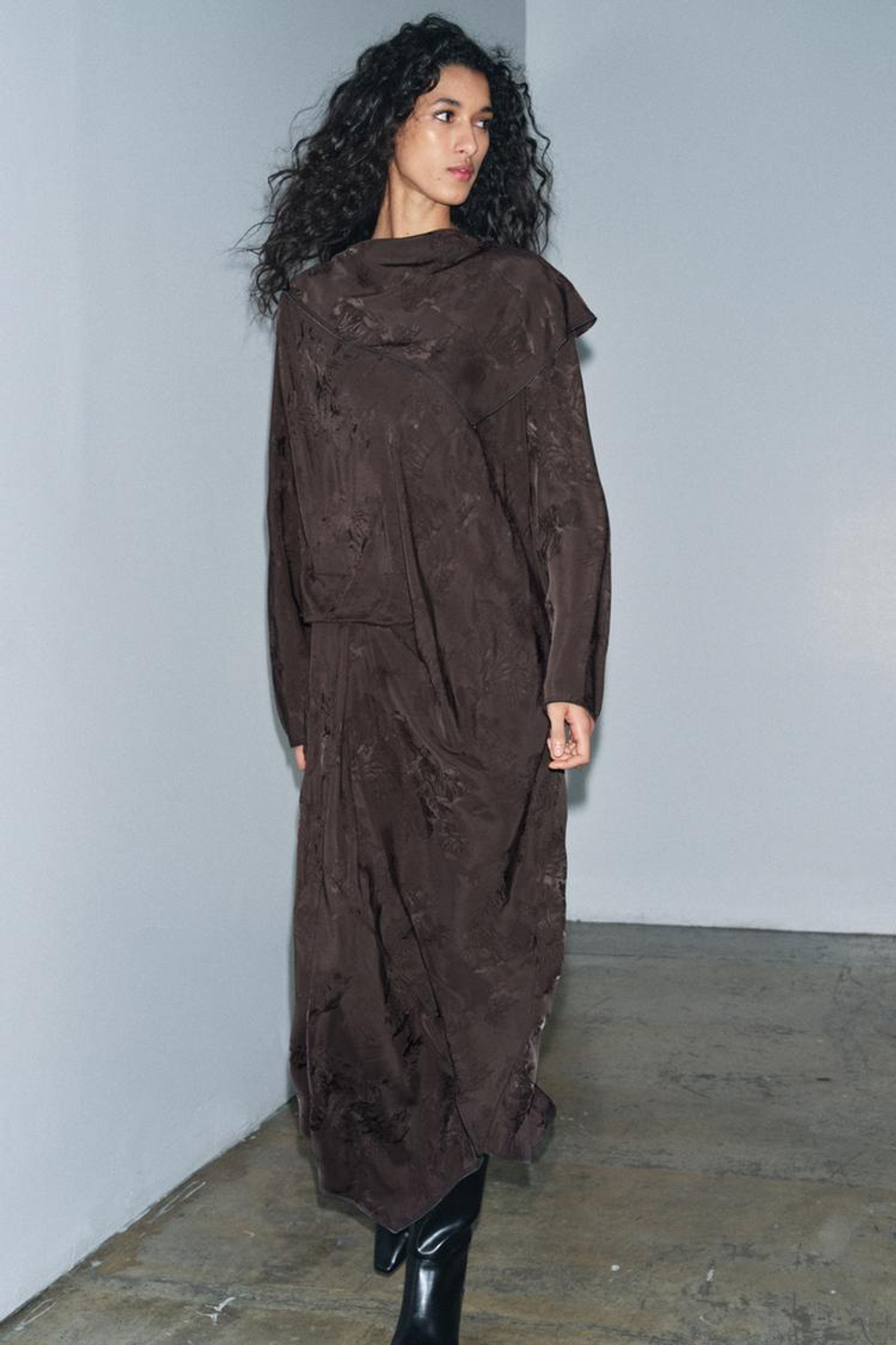 ZARA ЖАККАРДОВОЕ ПЛАТЬЕ С БАНДАНОЙ — ZW COLLECTION, КОРИЧНЕВЫЙ