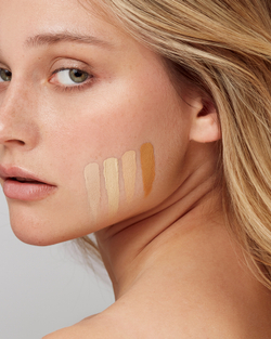 NOBEA Day-to-Day Fluid Foundation - Тональная основа: Трвалый подклад оттенок 04 Warm vanilla, 28 ml