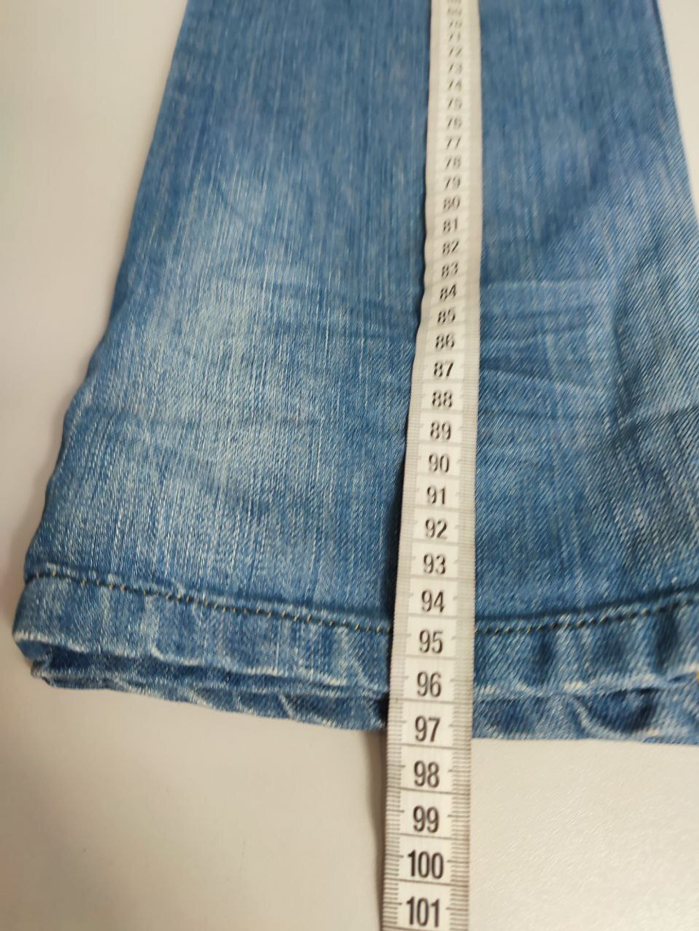 Джинсы Outfitters Nation с потертостями 42 размер