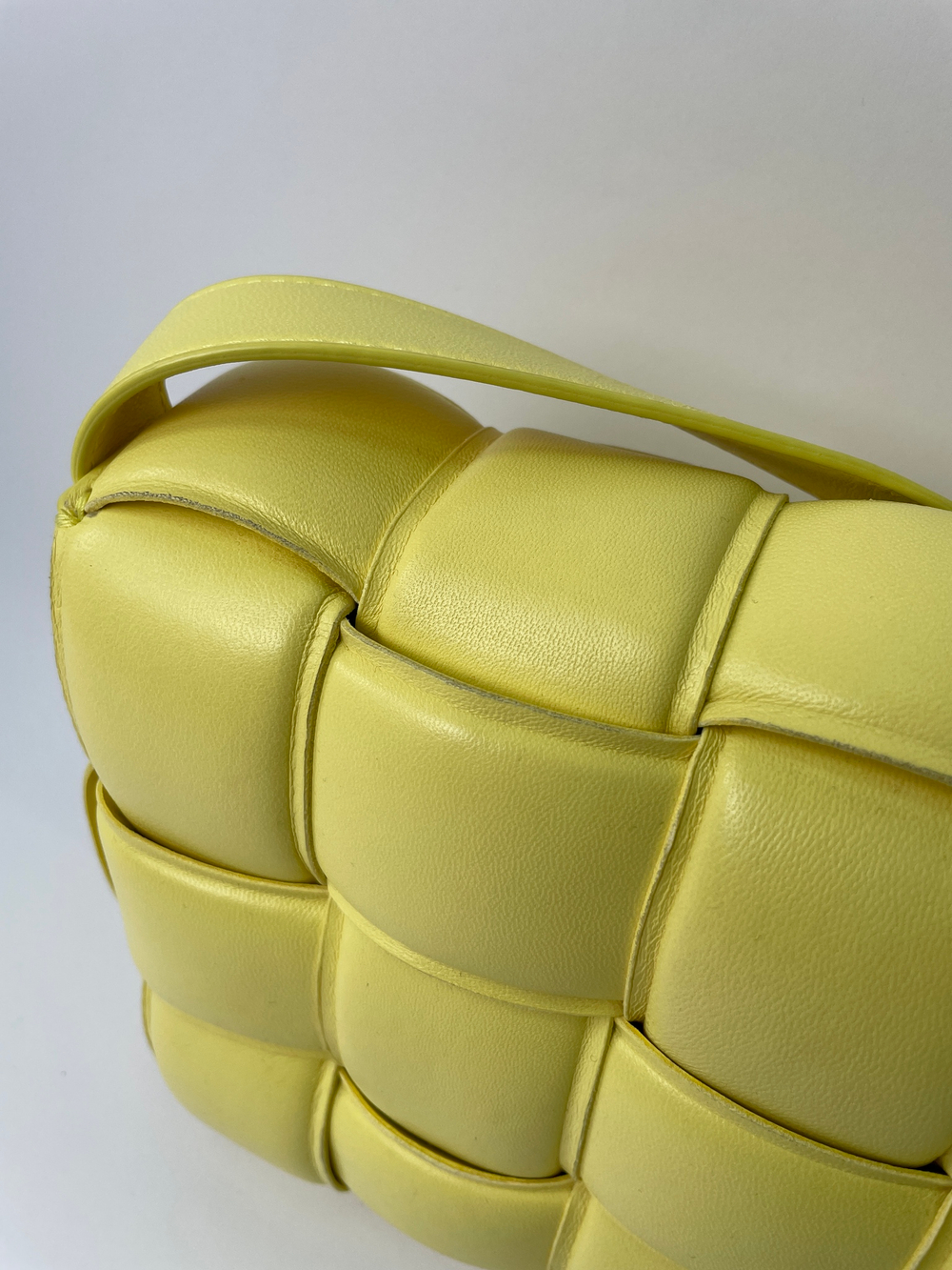 Сумка Bottega Veneta Padded Cassette