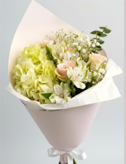 Букет с гортензией Зефир