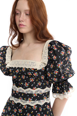 Платье миди с вырезом "каре" черное