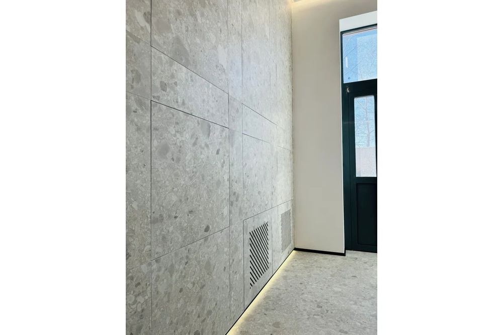 Люк под плитку Союз 400х600, петли по стороне 600 ХАММЕР