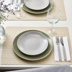 IKEA FÄRGKLAR  (ИКЕА ФÄРГКЛАР)  -  Тарелка, матовая светло-серая, 20 см