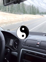 Подвеска в автомобиль - Инь Янь