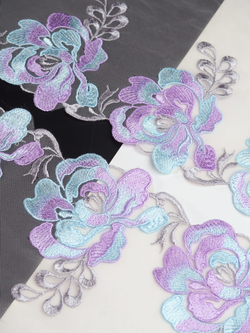 Вышивка на сетке молочная с мультиколор неэластичная ширина 25 см (2 стороны)