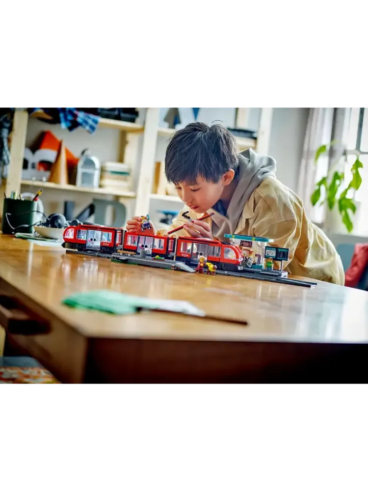 Конструктор City 60423 Трамвай и станция в центре города