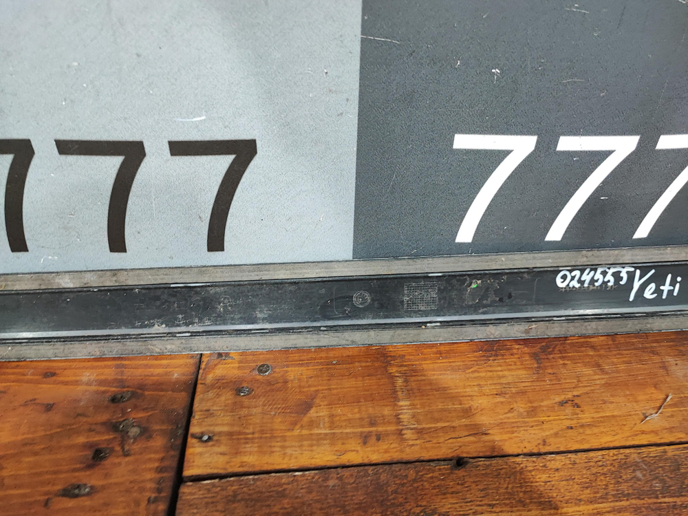 Накладка двери передней правой Skoda Yeti 13-18 Б/У Оригинал 5L0853516A