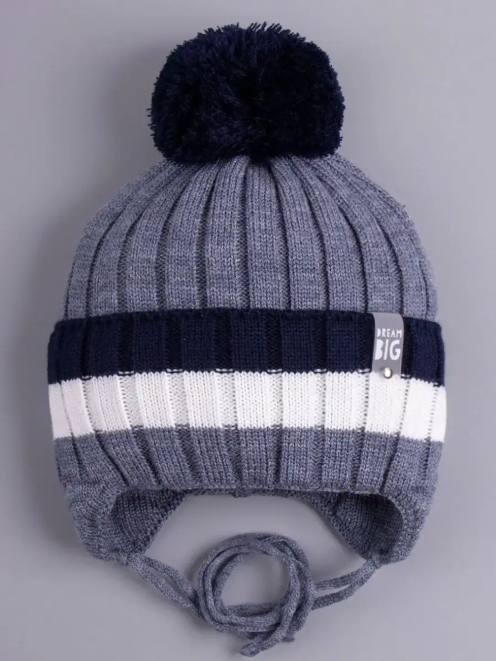 Шапка для мальчика вязаная демисезонная с завязками