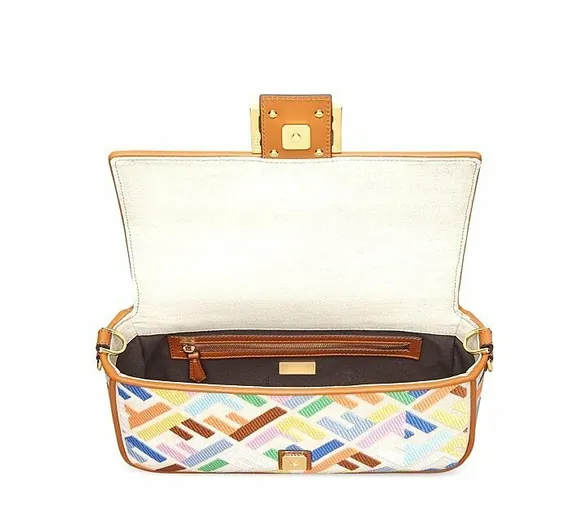 Сумка Fendi из холщовой ткани бежевого цвета Baguette