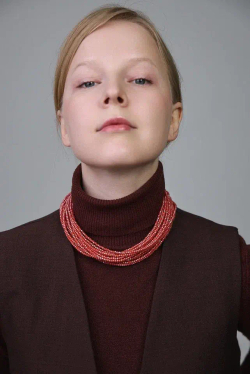 Колье короткое "Венеция, оттенок рябина, венец.стекло, натур.кожа