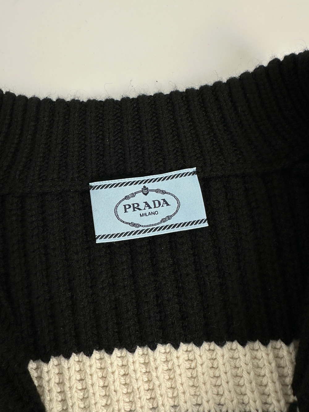 Свитер Prada