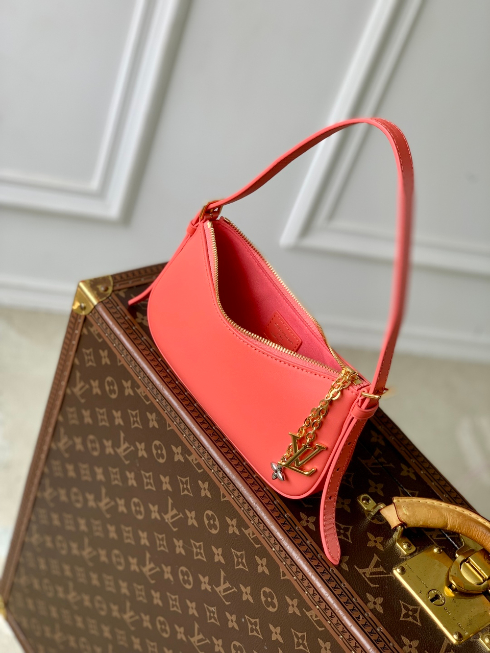 Louis Vuitton Pochette LV Bloom