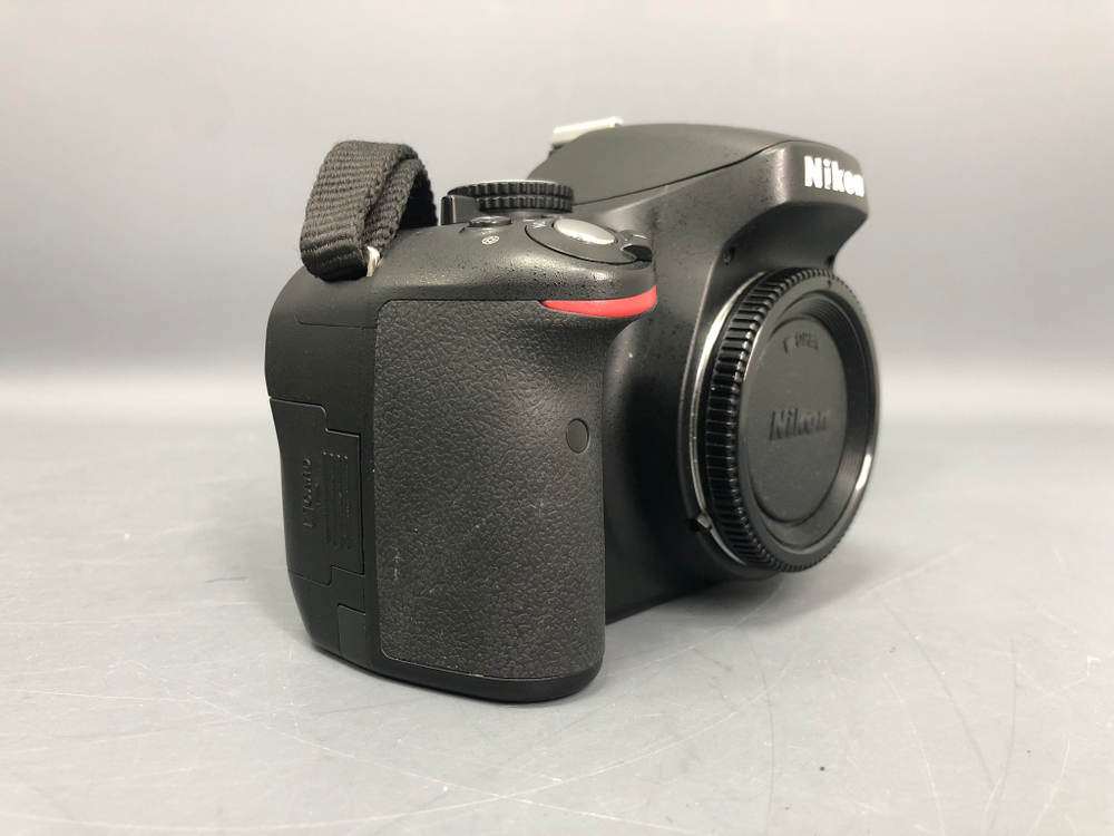 Nikon D5100 (4.000 кадров)