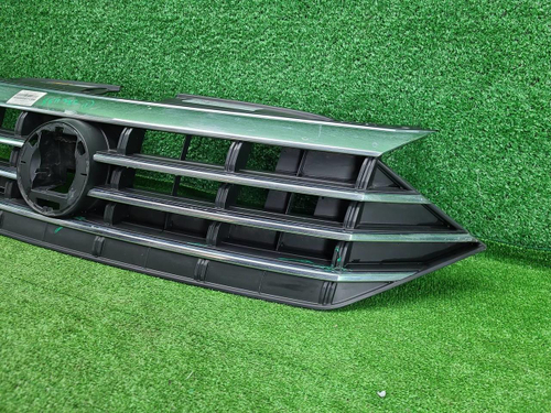 Решетка радиатора VW Jetta 7 (2018-2021)